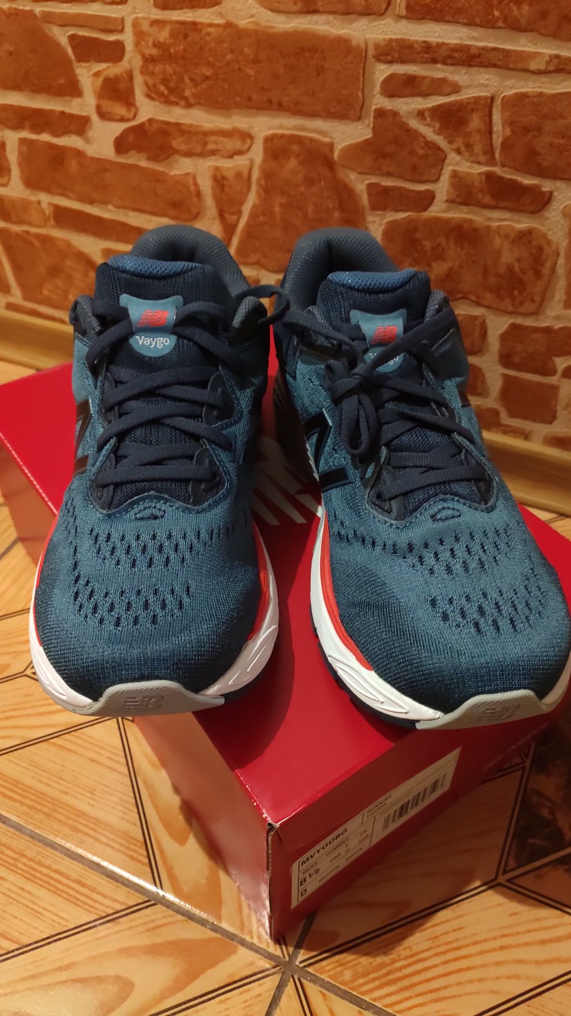New Balance Vaygo 42р 27см