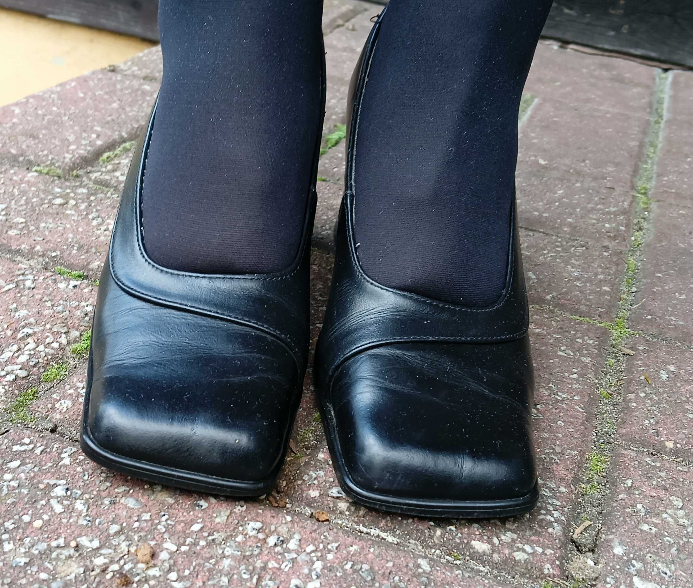 Kwadratowe noski, buty vintage, skora, 38, by Keska
