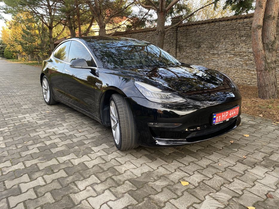 Продам Тесла модел 3