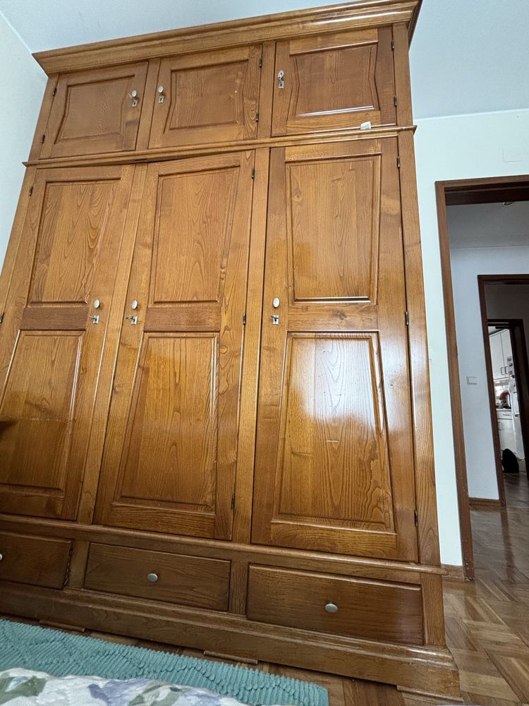 Roupeiro de quarto. Usado. Negociável.