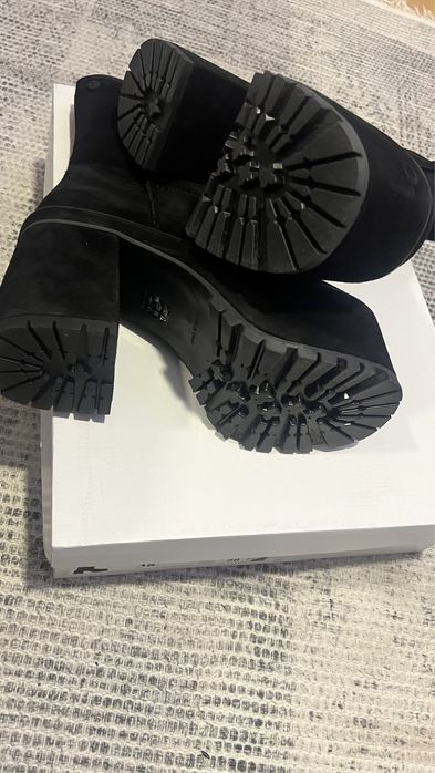 Bota Yellow nova