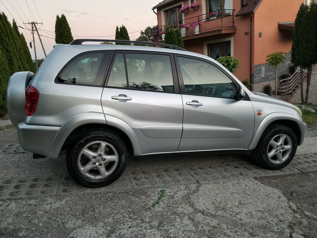 Sprzedam toyota rav4 2.0D4D 2003rok klima stan dobry