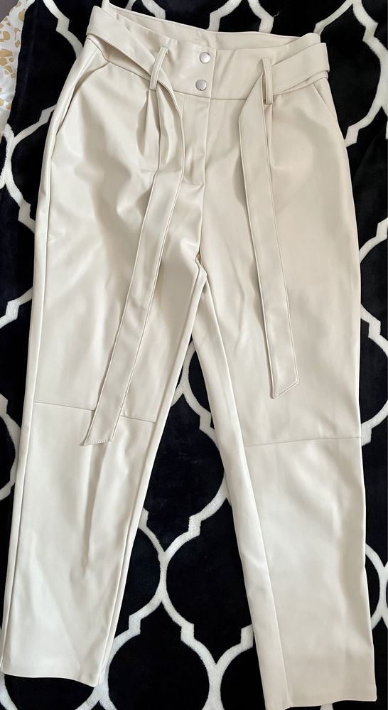 Spodnie skóropodobne Orsay