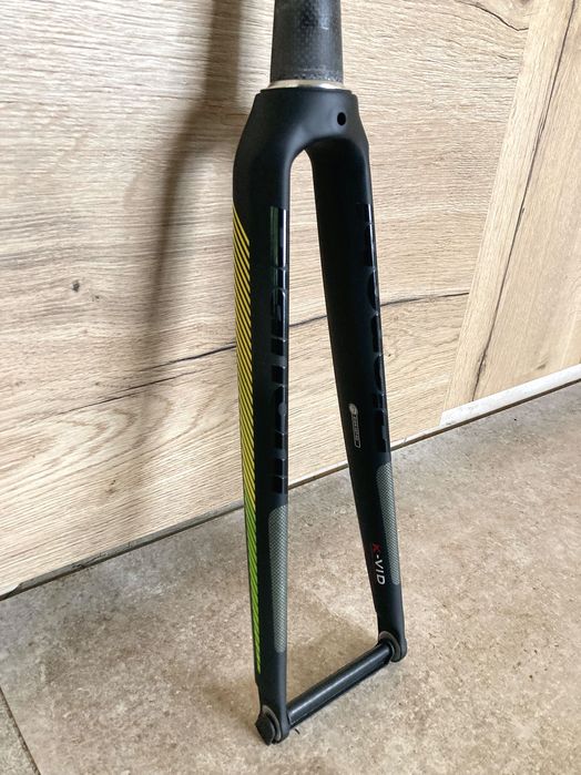 Nowy widelec szosowy carbon Bianchi QR9