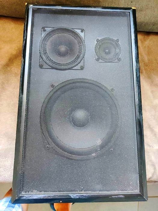 Колонка 90 watt дерево.