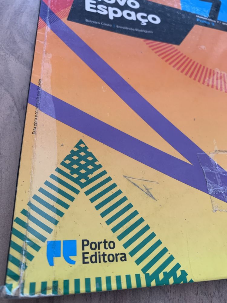 Livro de Matemática *parte 2* ,7.º ano, Porto Editora.