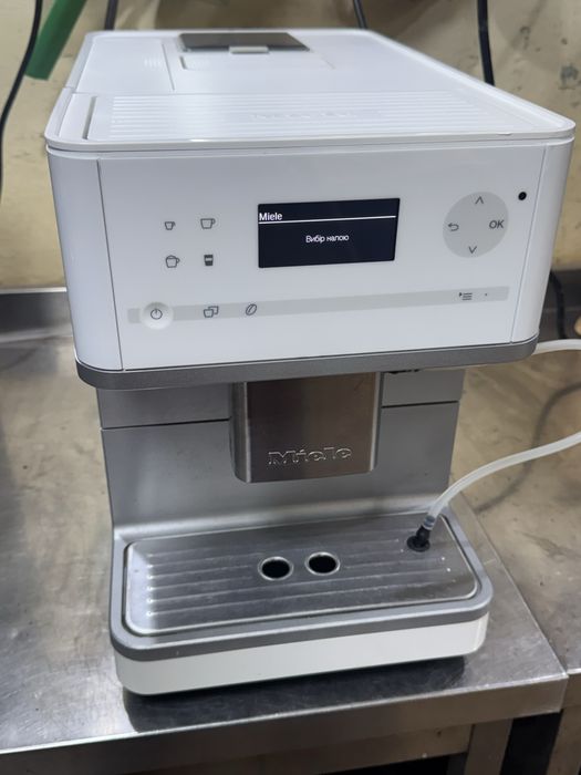 Кавомашина Miele CM6100