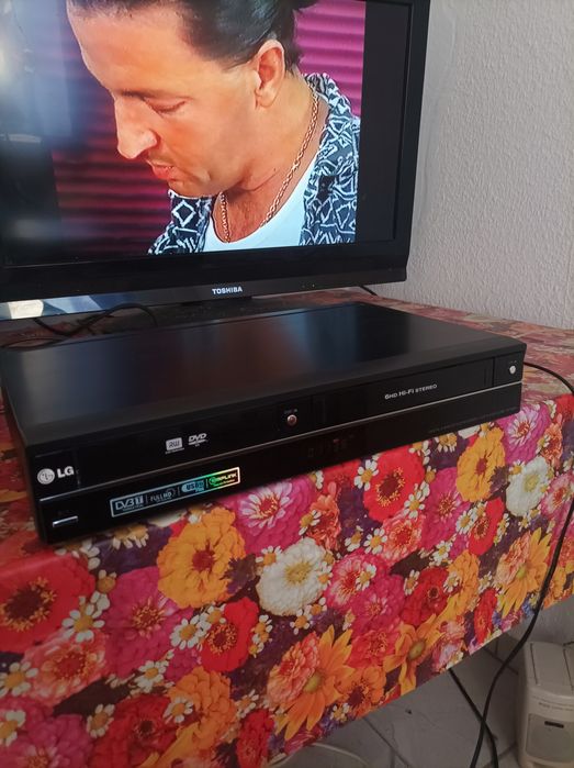 VHS, nagrywarka, wszystko LG-RCT 699H