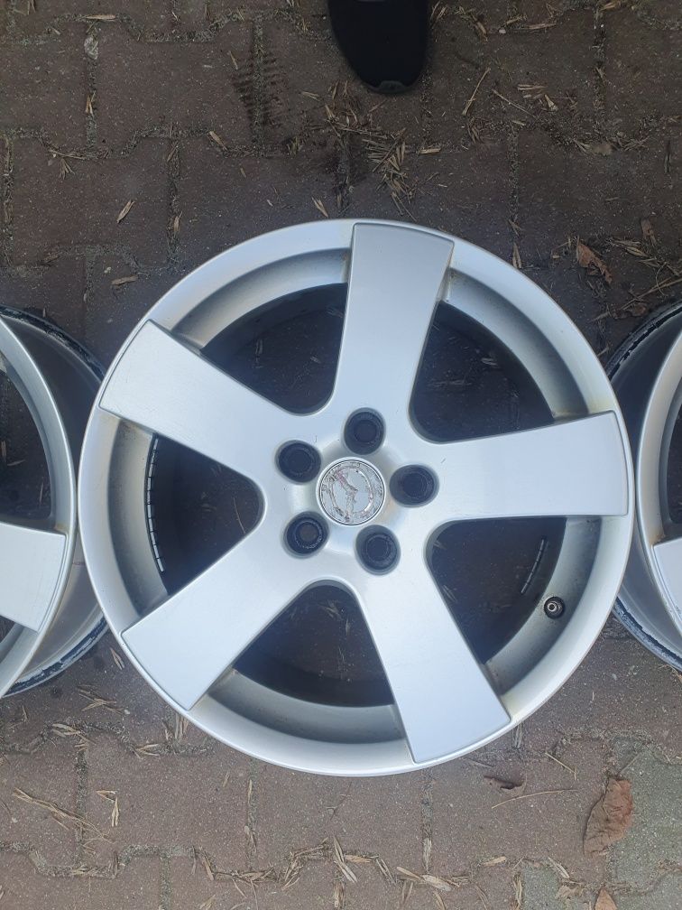 Felgi Aluminiowe 17" Mazda Toyota Nissan 5x114.3  ET50