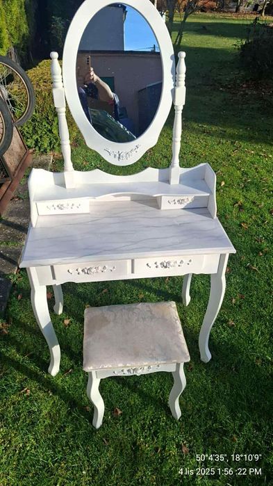 Stylowa Toaletka z Lustrem i Taboretem