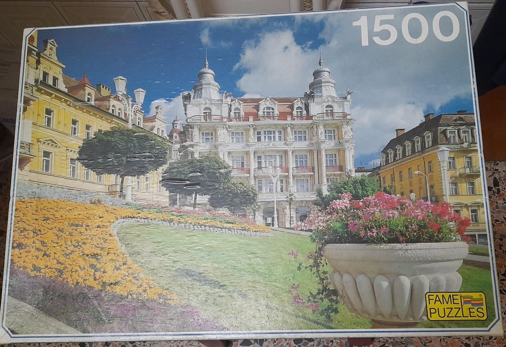 Puzzle Imperial Palace original com 1500 peças (faltam algumas)