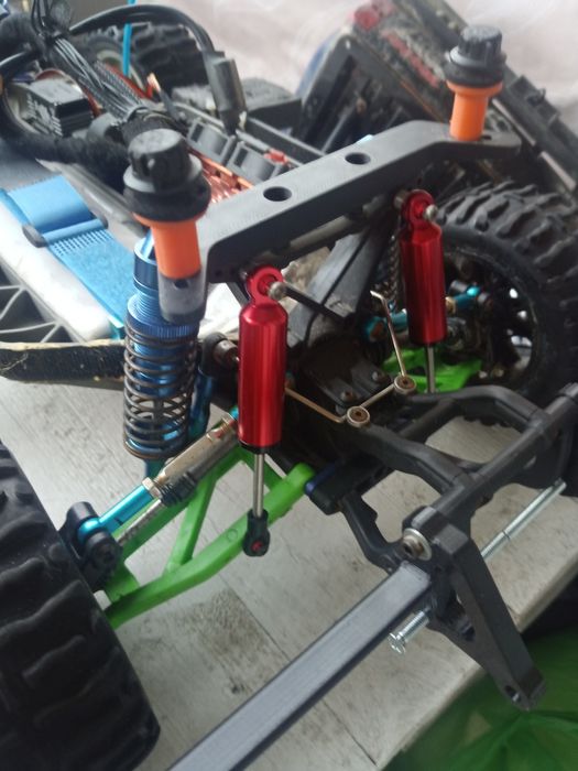 Traxxas slash AWD sporo zmian.