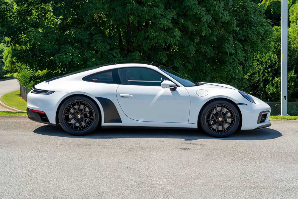 Porsche 911 Carrera      2022