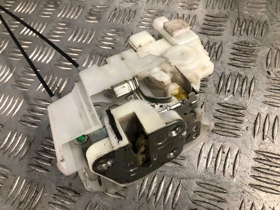 Zamek drzwi lewy przód Subaru Legacy IV 2pin Europa