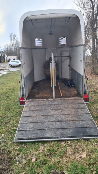 Przyczepa dla koni, dwukonna Humbaur