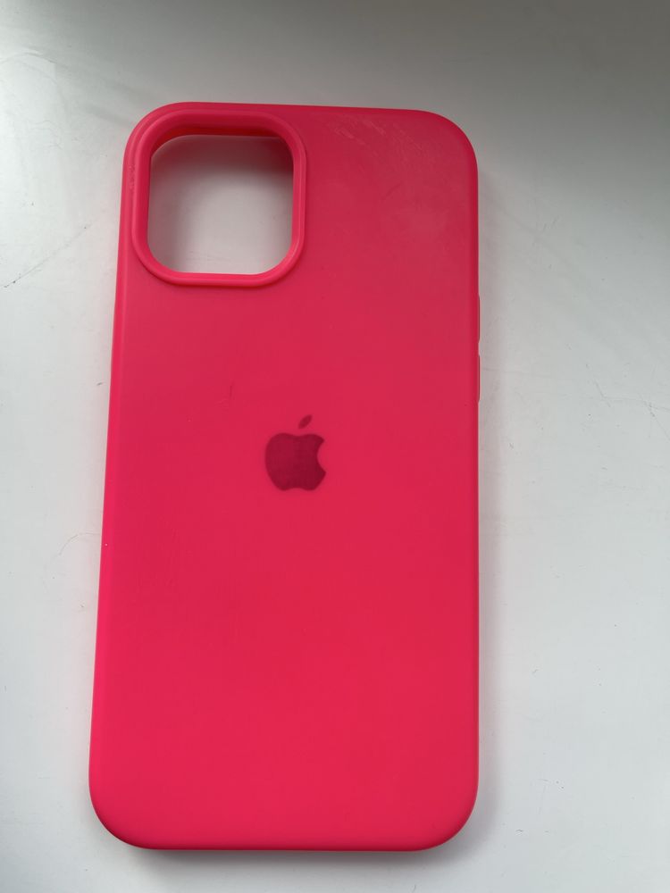 Чехлы на iphone 12 pro max