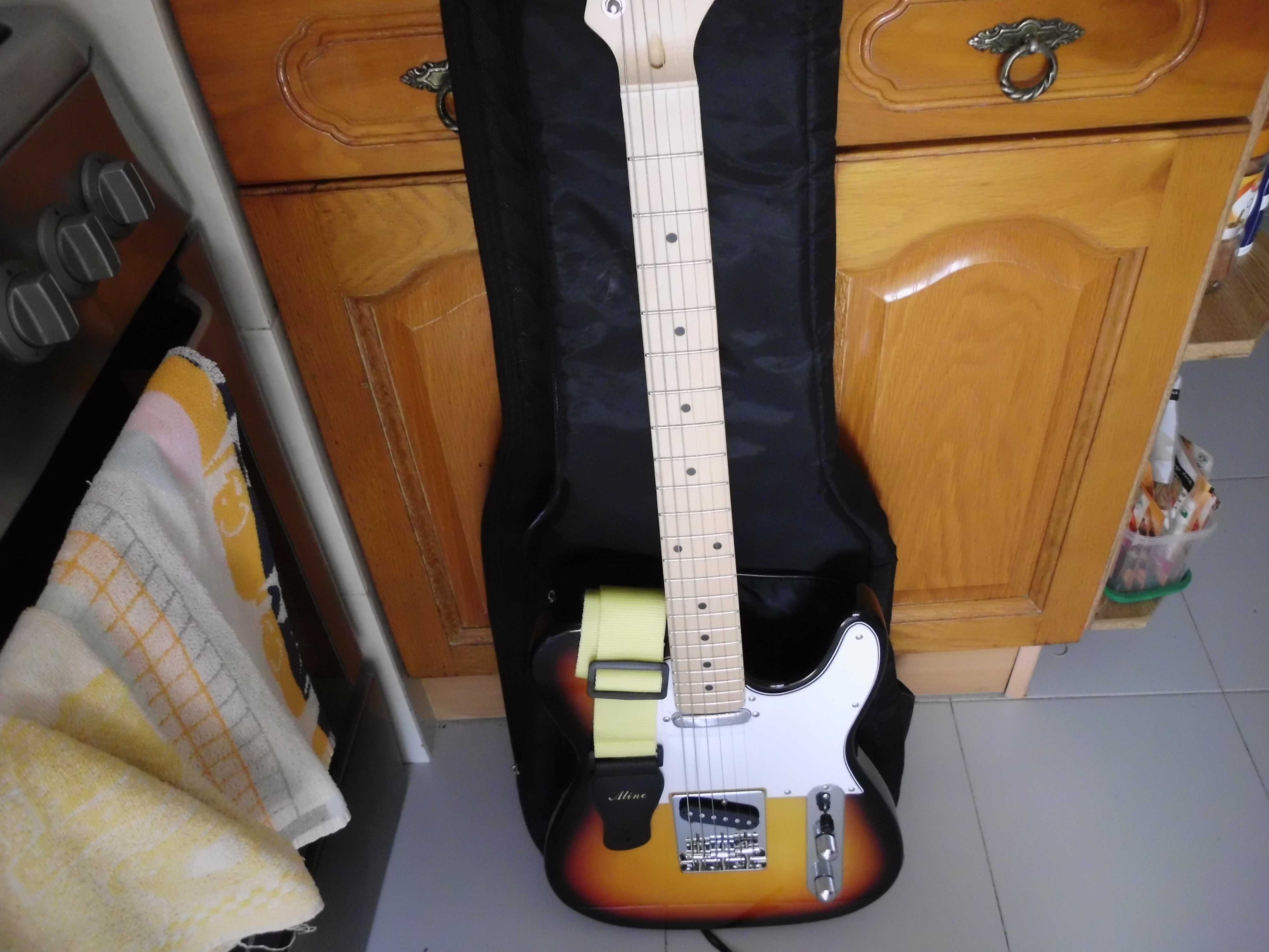Guitarra telecaster J&D, nova com saco e correia