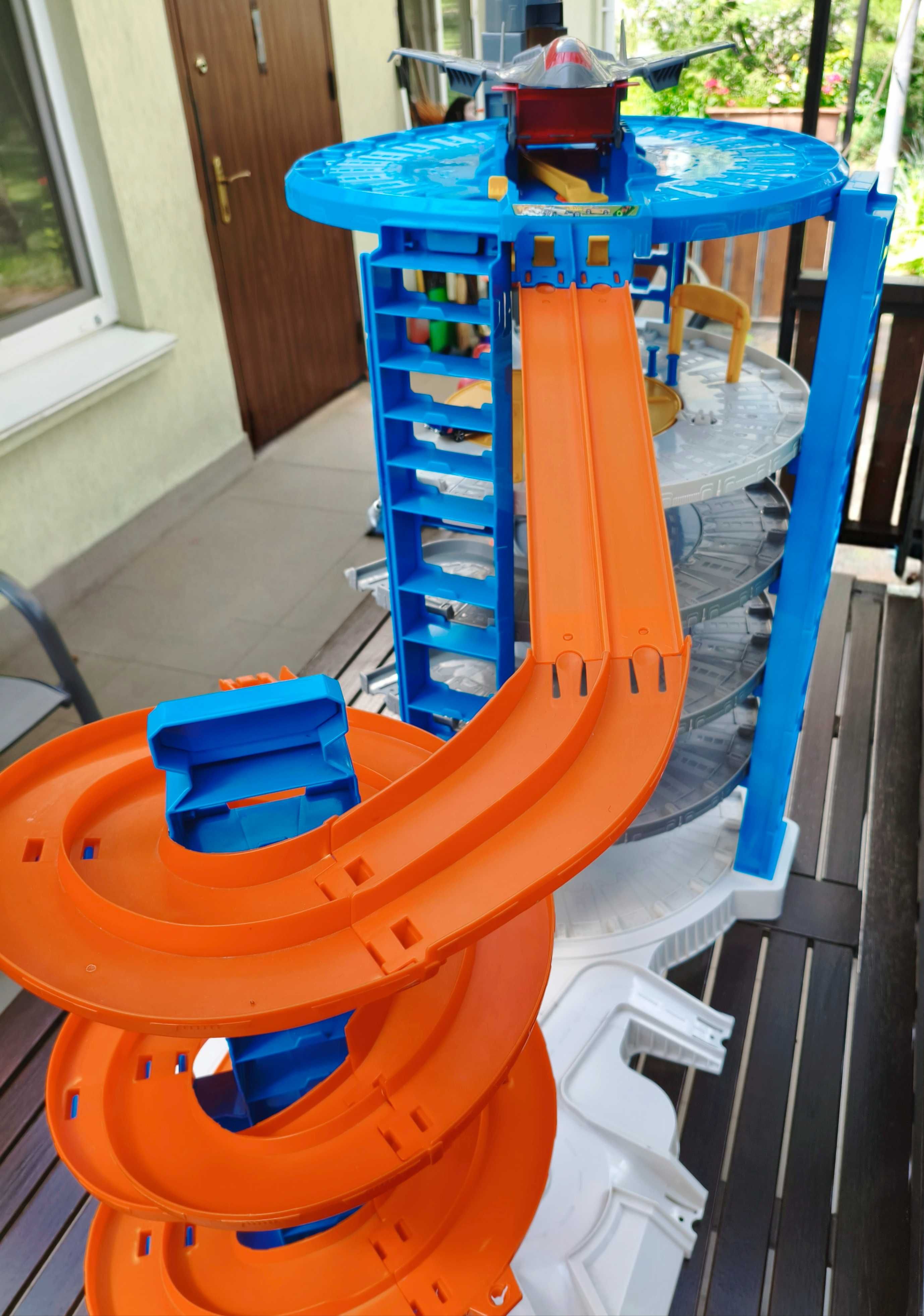 Супер Мега Гараж Hot Wheels Super Ultimate Garage FML03