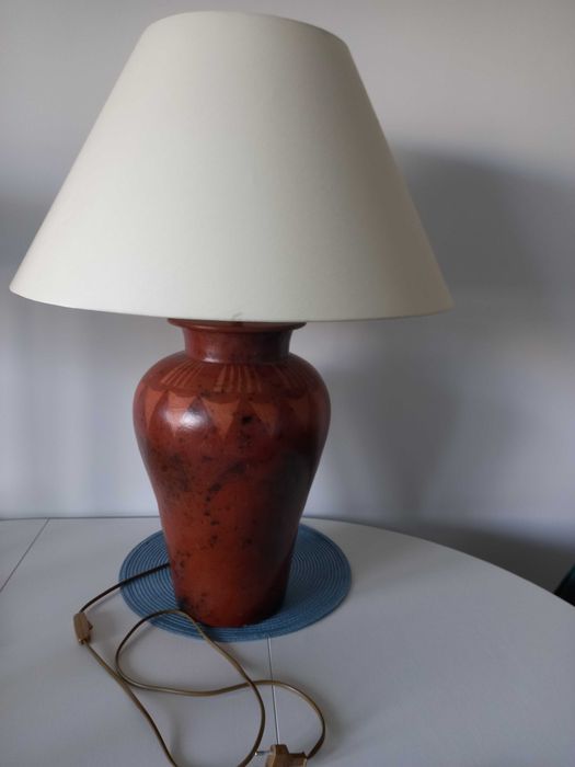 Lampa stołowa do salonu