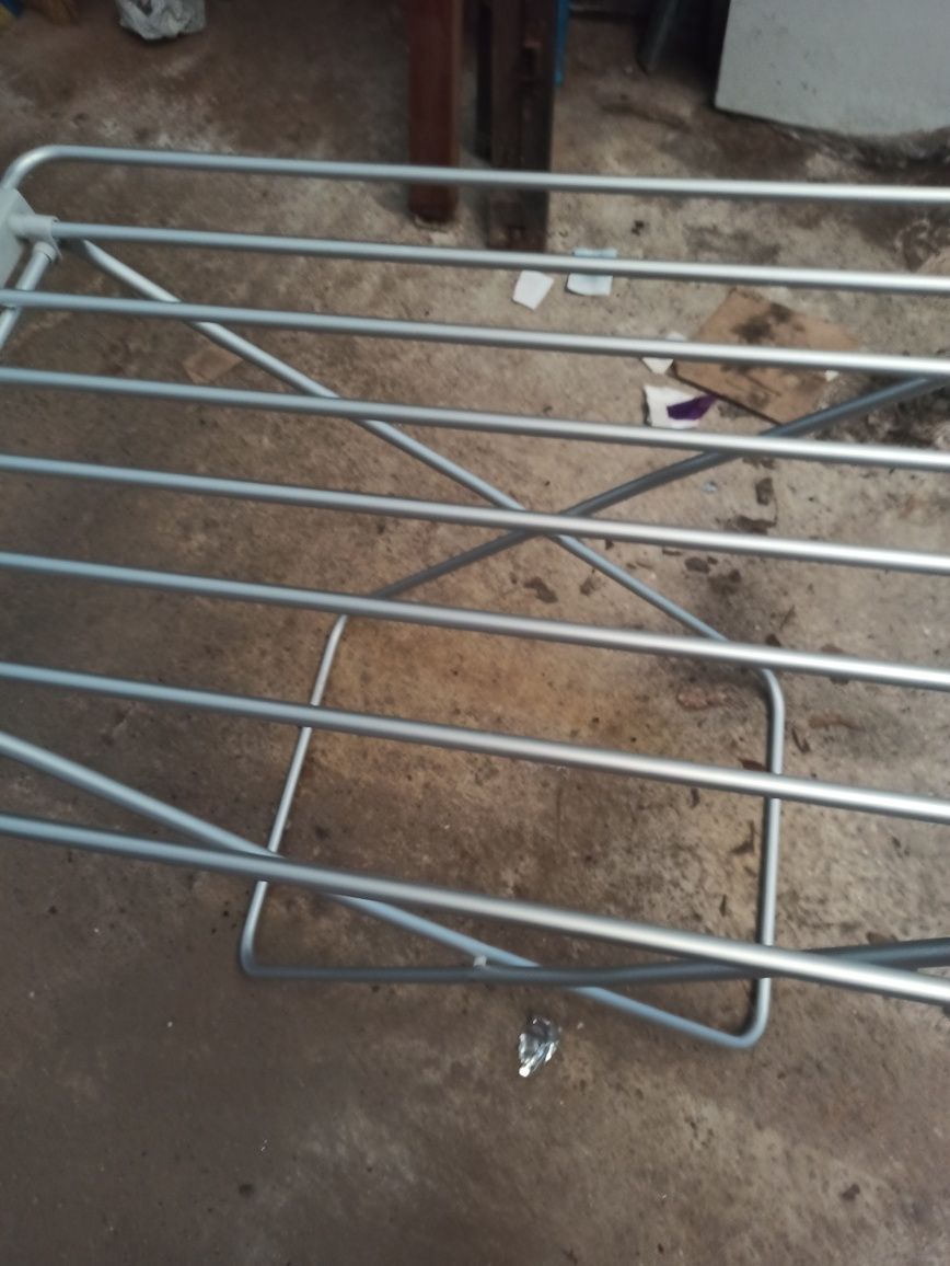 Estendal em alumínio eléctrico