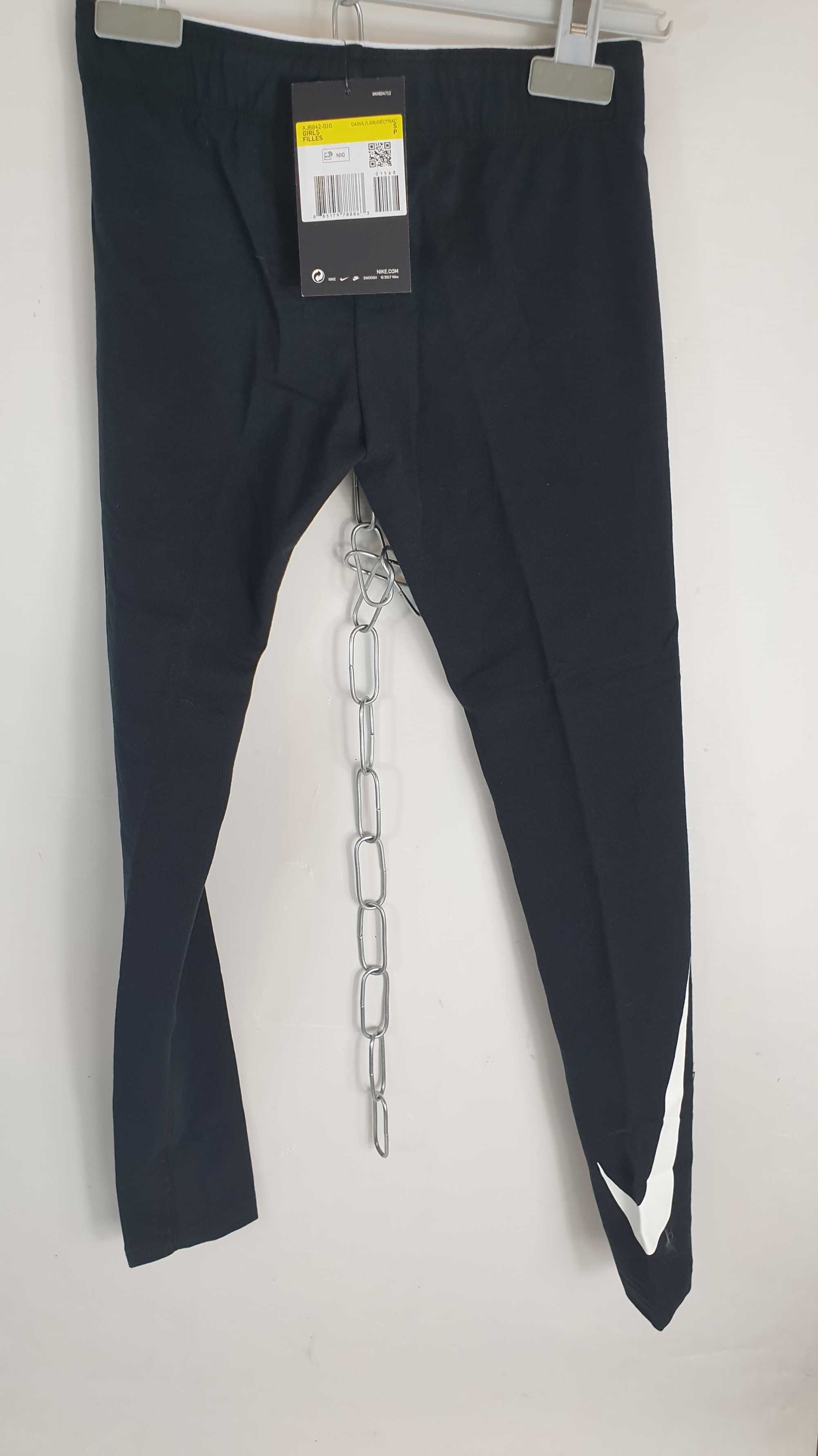 Legginsy dziewczęce Nike  r. 128-137 cm nowe