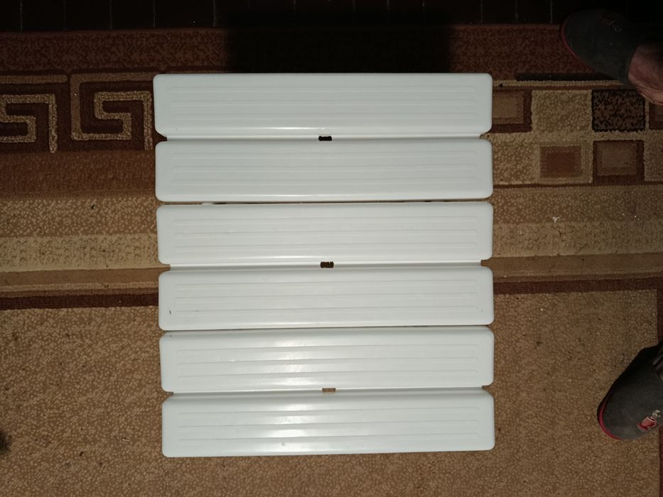 Срочно продам стул - табурет для ваннойи и душа.