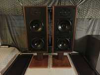 Kolumny głośnikowe B&W Bowers & Wilkins DM14 z podstawkami