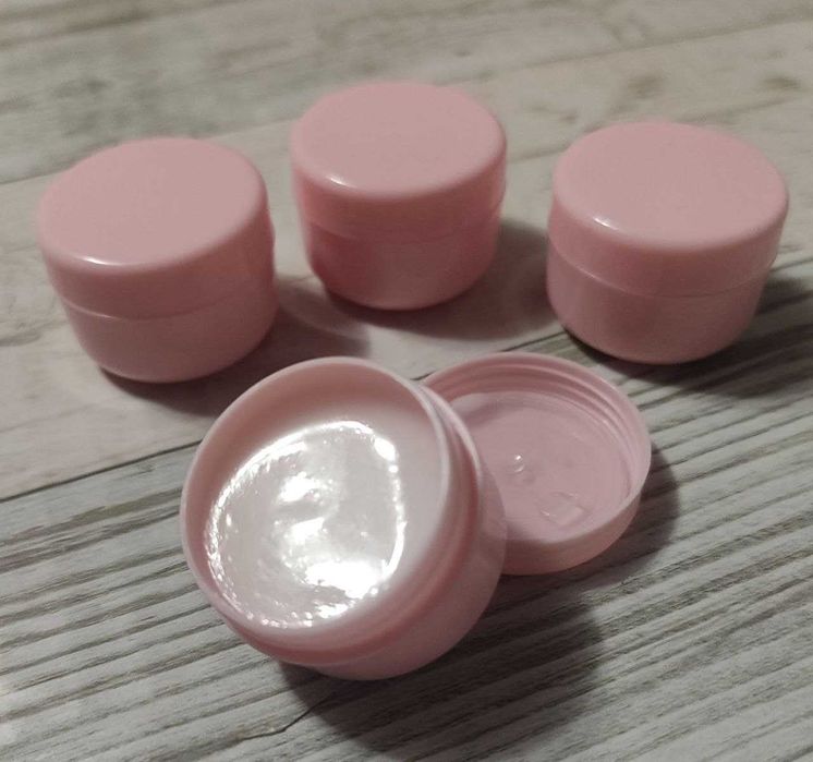 Нежный крем-гель для век от отеков и темных кругов под глазами