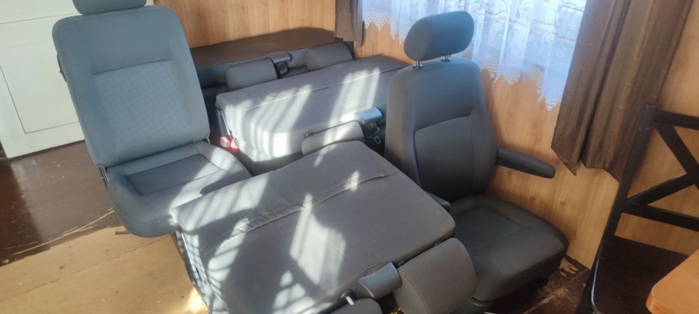 Komplet foteli VW T5 caravela stan bardzo dobry dziewięco osobowy