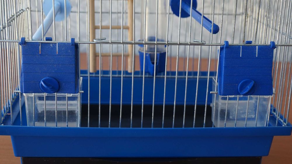 Клетка для попугаев, канареек и других маленьких птиц
