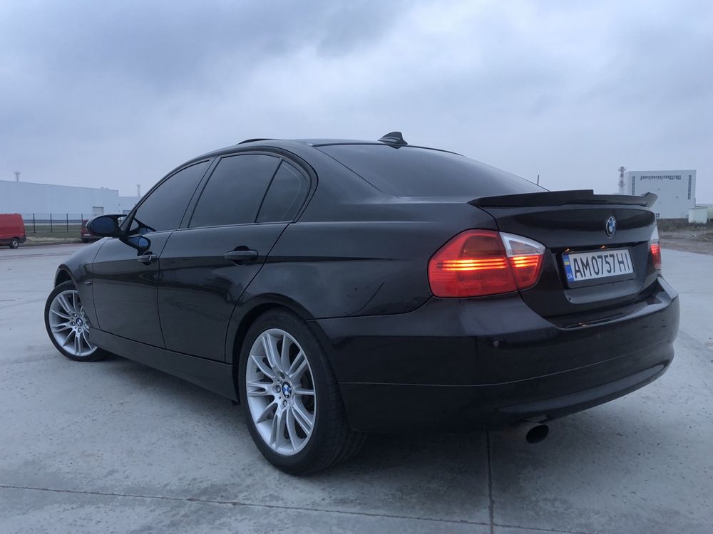 Продам BMW E90