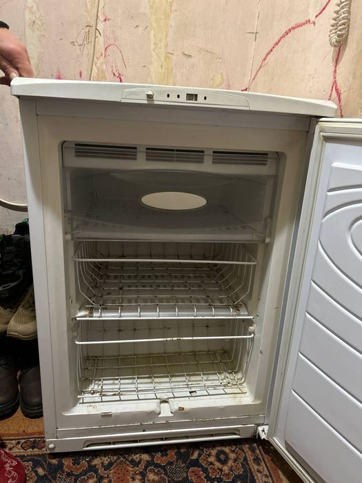 Продам морозильную камеру
