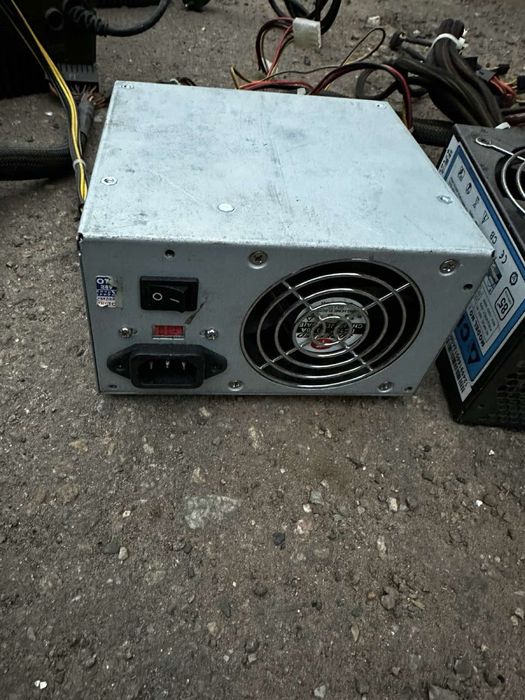 Блок питания CHIEFTEC б/у