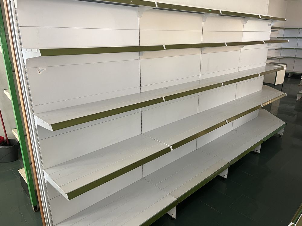 Estante de supermercado composta por 4 modulos de 1.00mt