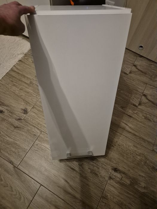 Szafka wisząca łazienkowa