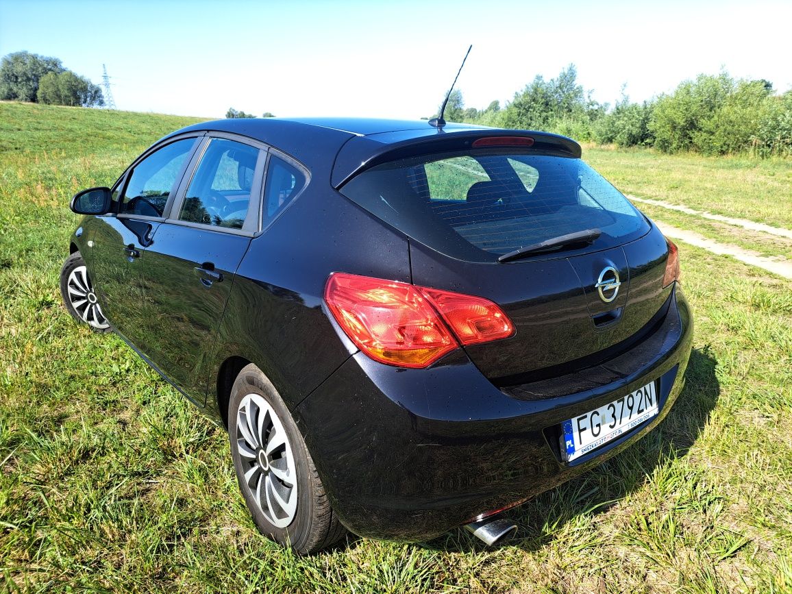 Opel Astra J 1.4 Turbo opłaty ważne na rok