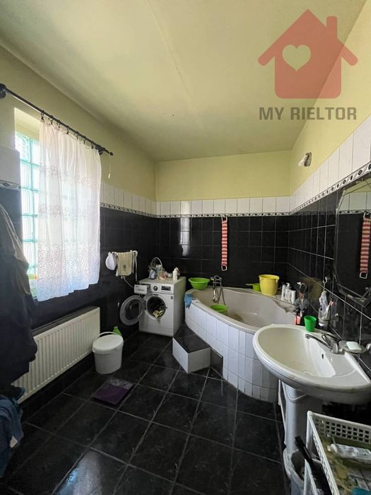 Продаж будинку в Сторожниці