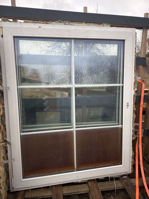 2x okno białe plastikowe szpros 132x160 (rozwierno uchylne, transport)