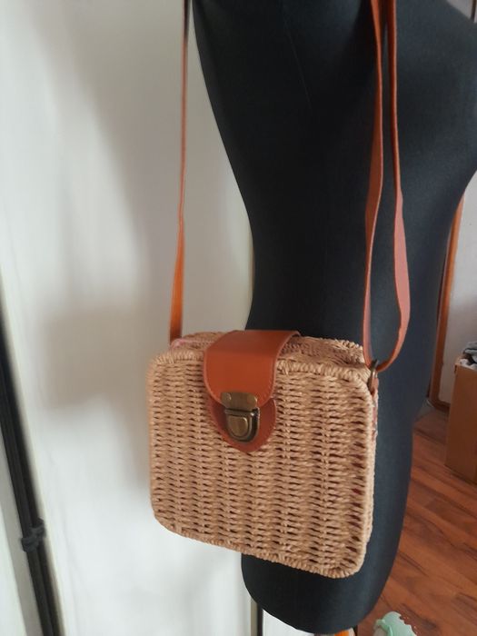 Torebka kuferek wiklinowy wyprzedaż