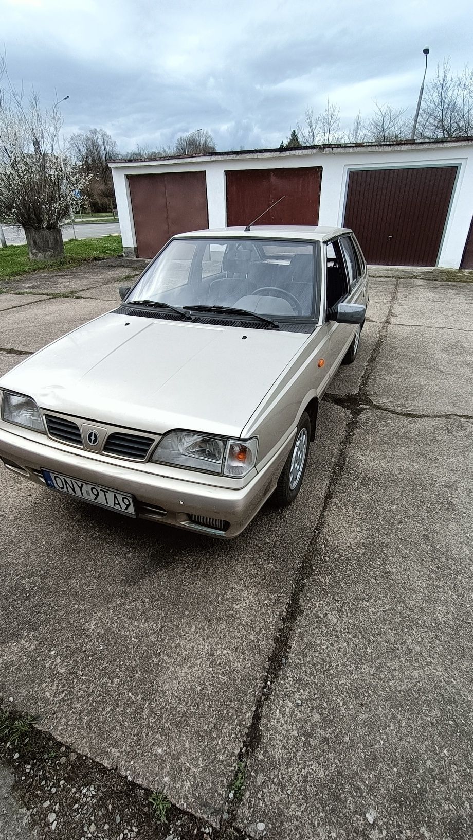 Polonez caro 1.6