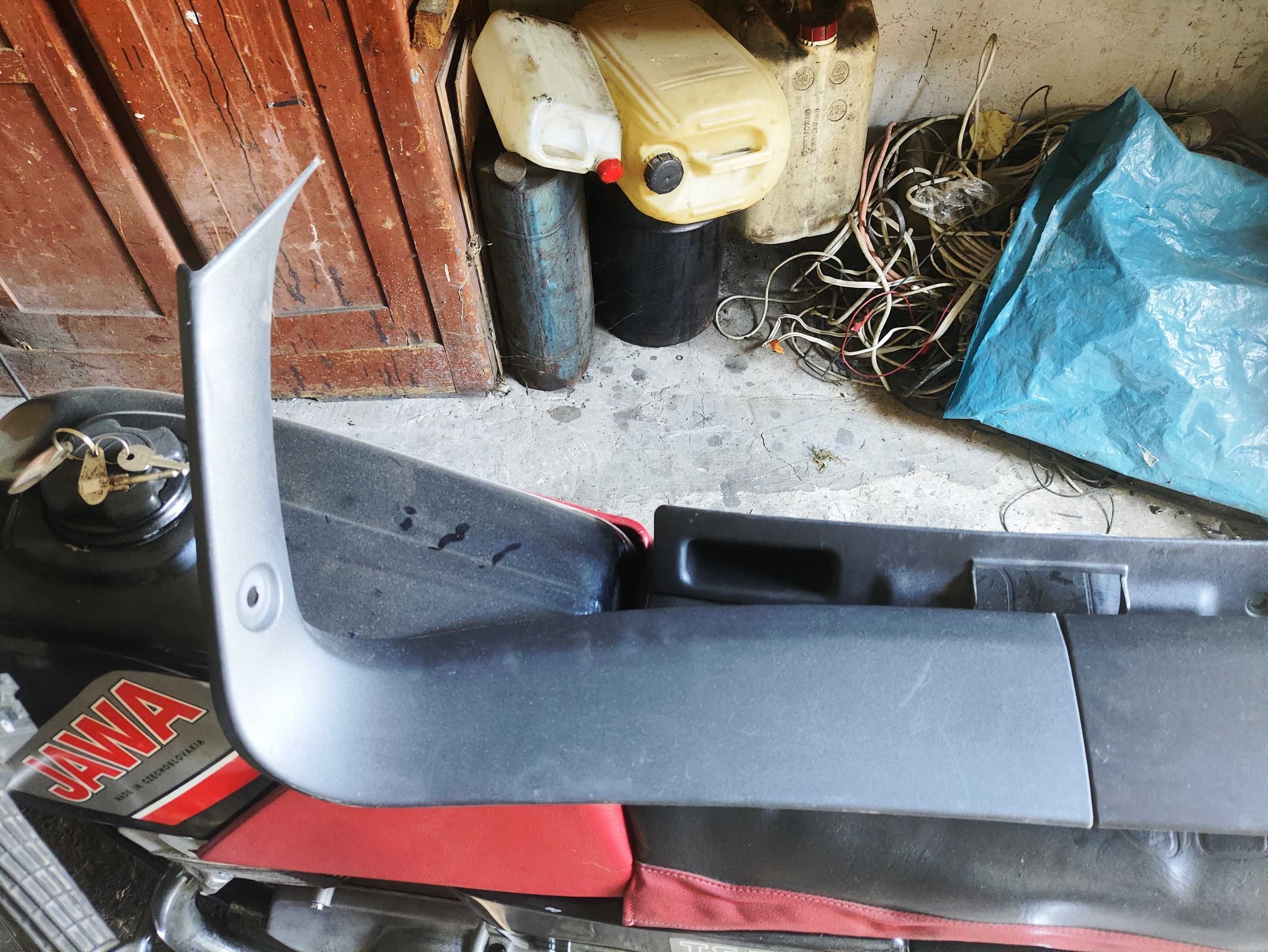 Tapicerka plastiki tylnej klapy bagażnika Opel Astra H GTC,Wys.darmowa