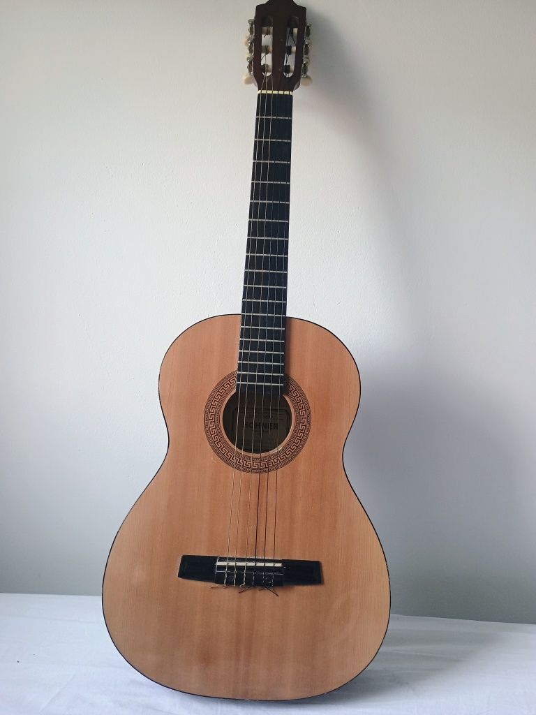 Gitara klasyczna z pokrowcem