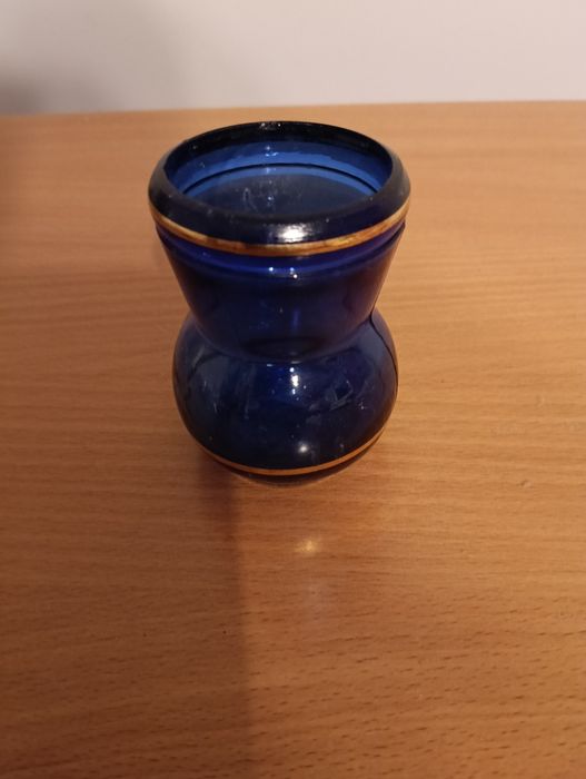 Wazonik kobaltowy.