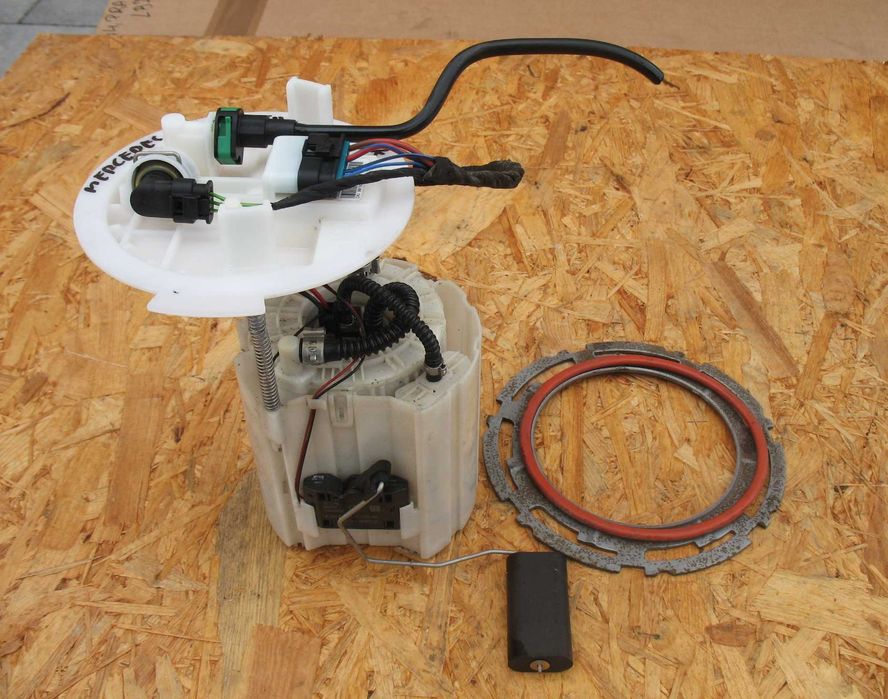 Pompa paliwa pływak Mercedes CLA C117 2,0 benzyna 211kM