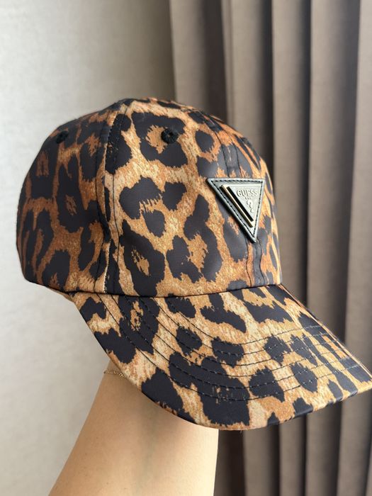 Кепка Guess леопард