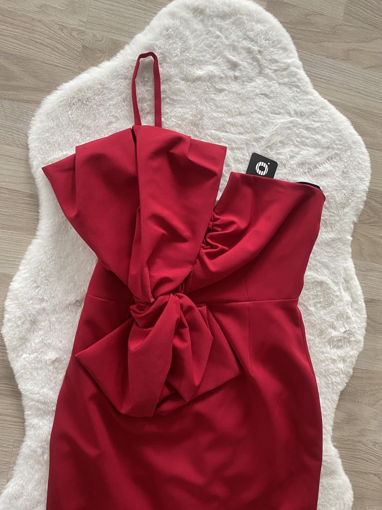 Czerwona sukienka z kokardą EMO rozmiar 38 ostatnia