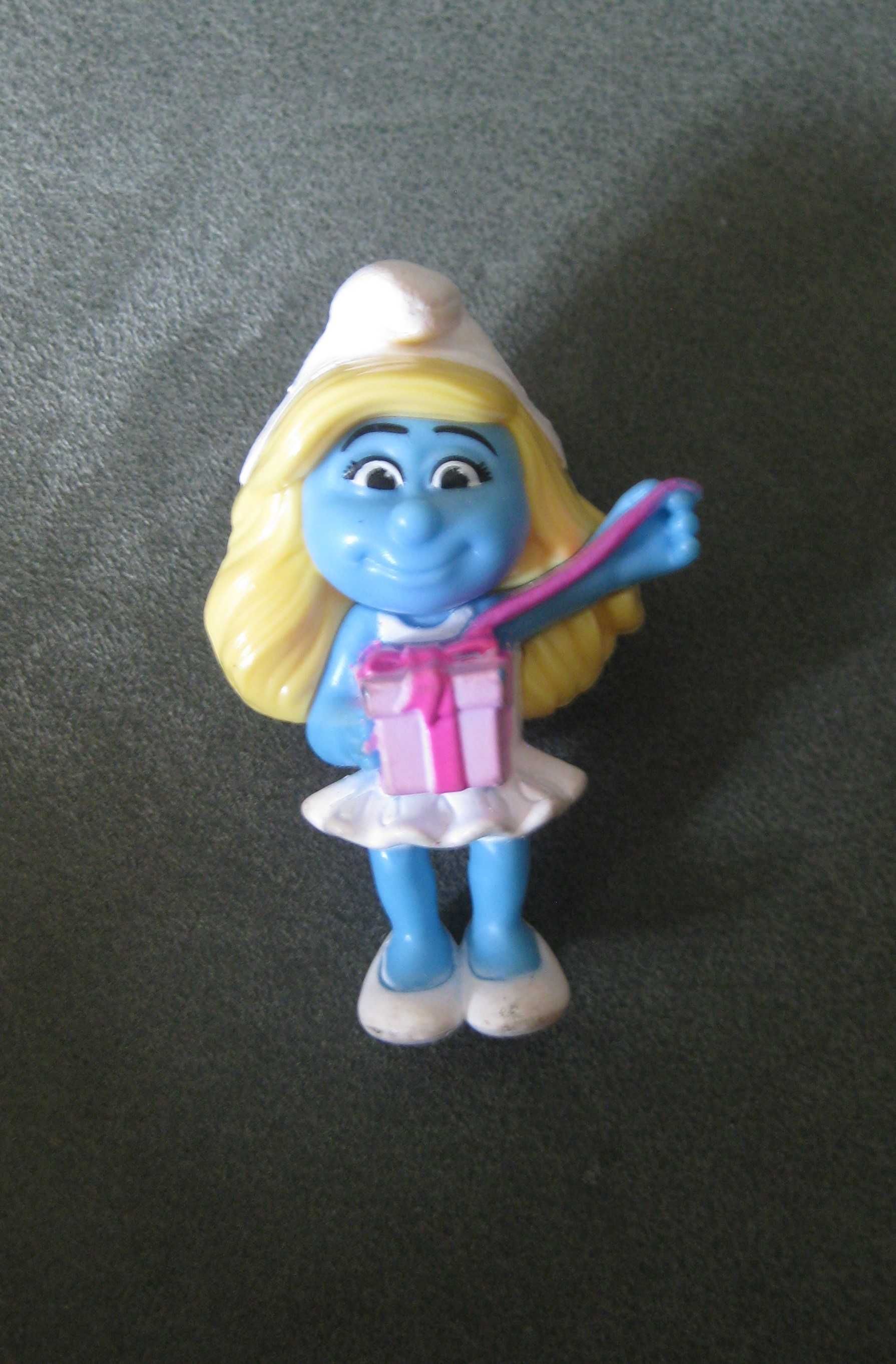 Boneco Miniatura de Smurfette ou Estrumfrina a abrir Presente