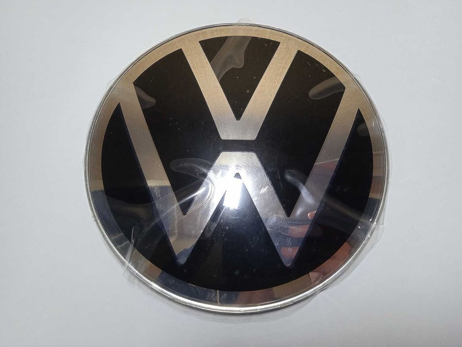 Емблема, шильдик Volkswagen в решітку радіатора, під радар - новий
