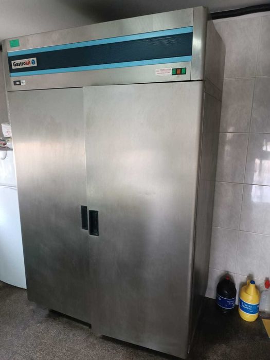 Frigorífico Industrial de inox com dupla porta. Talho