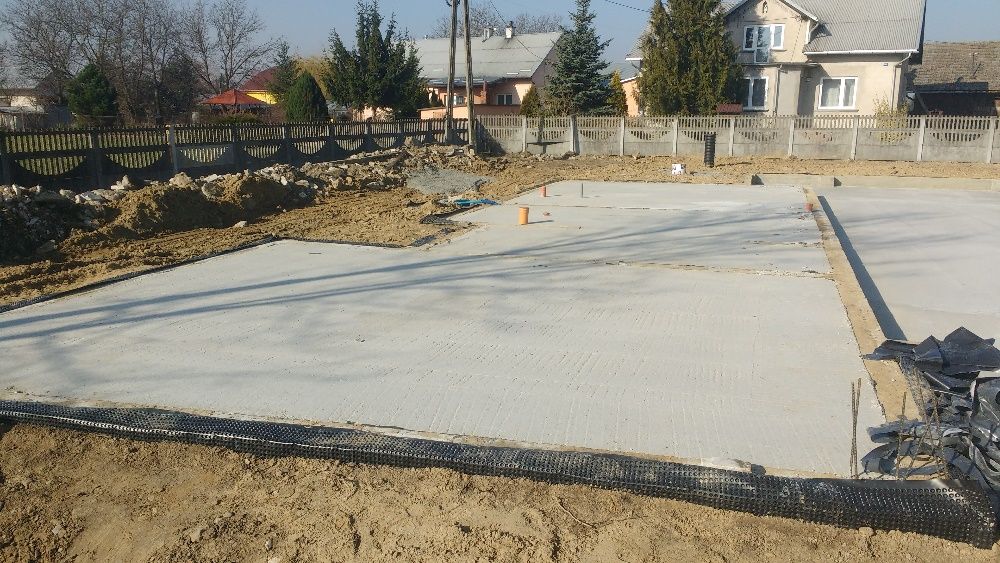 Domy jednorodzinne. Fundament, ściany, stropy. Budynki przemysłowe